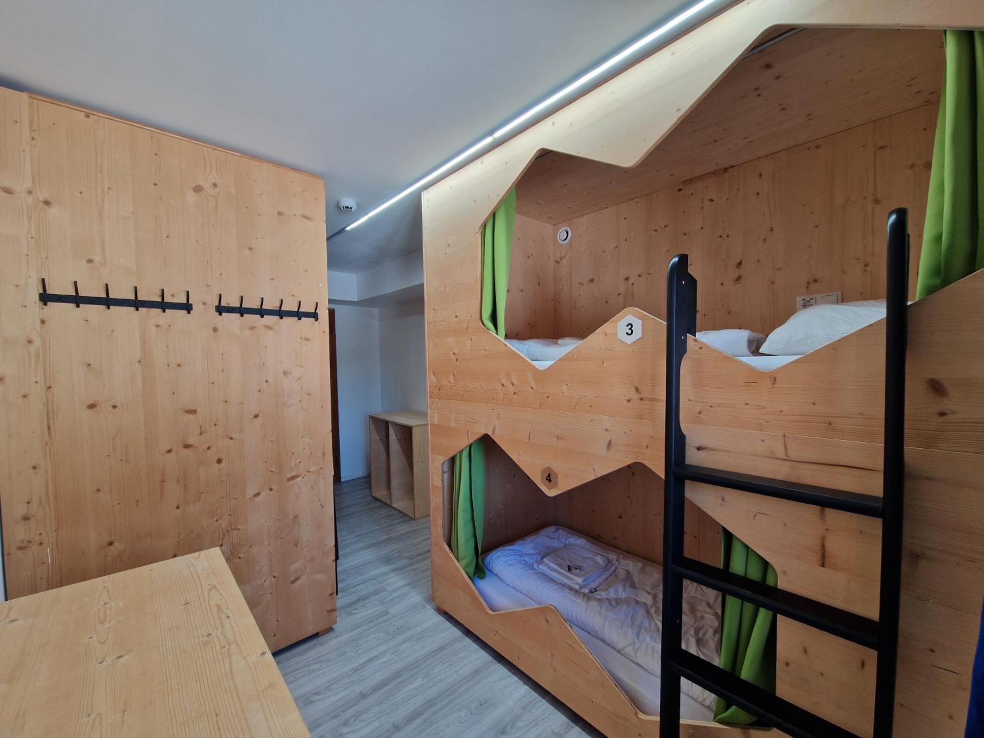 Stanton Hostel Sankt Anton am Arlberg Bagian luar foto