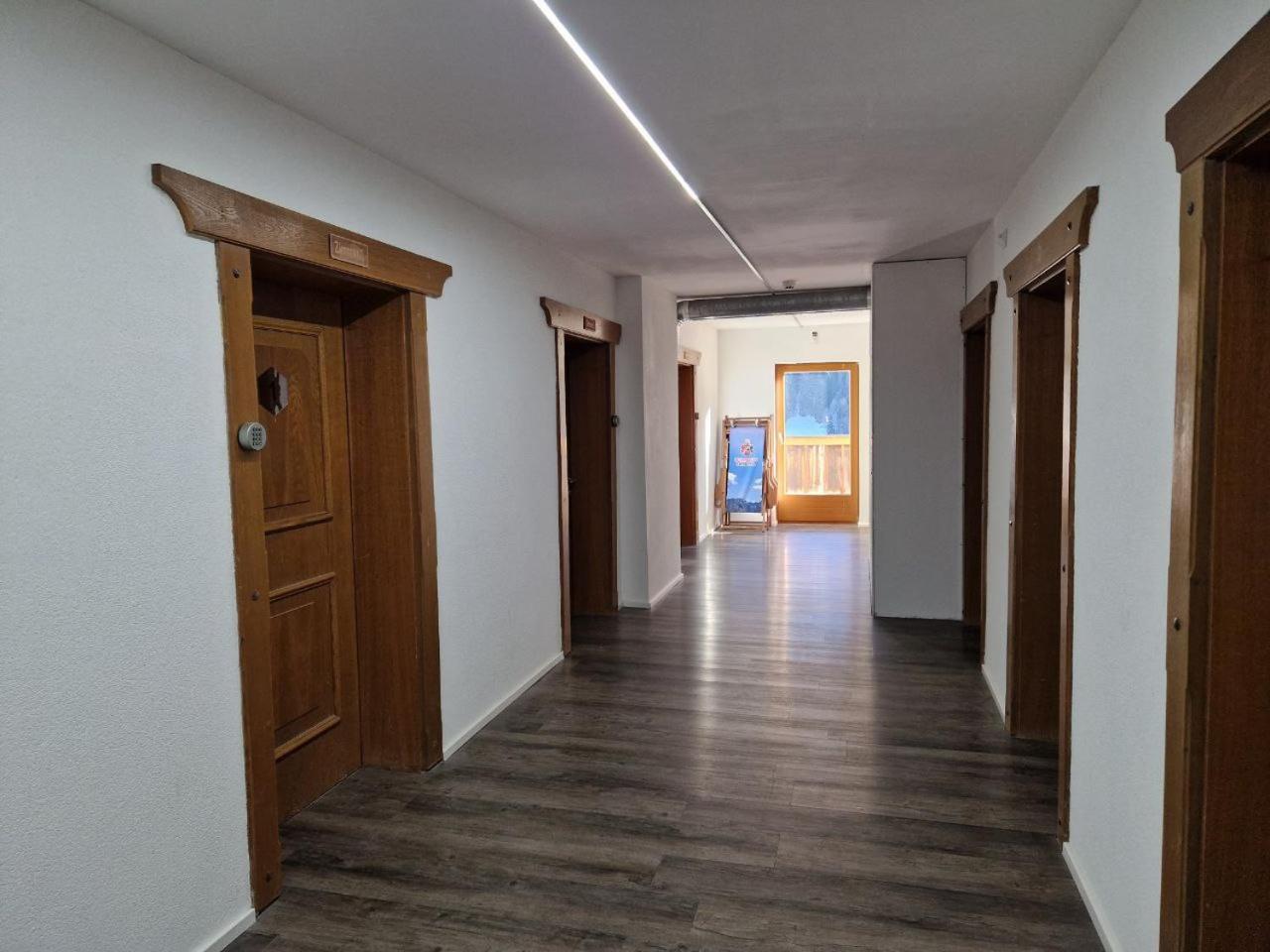 Stanton Hostel Sankt Anton am Arlberg Bagian luar foto