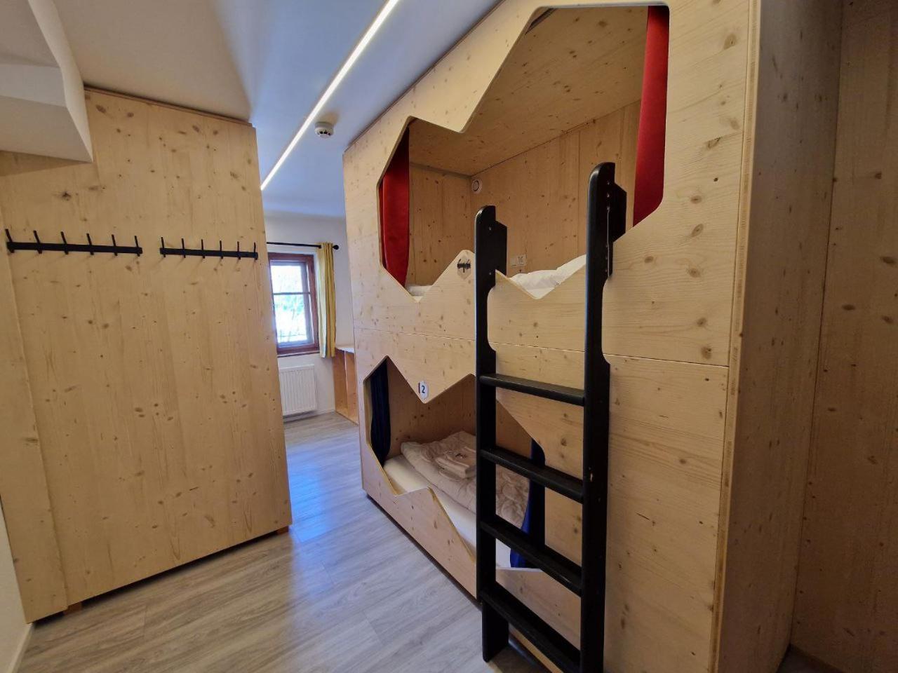 Stanton Hostel Sankt Anton am Arlberg Bagian luar foto